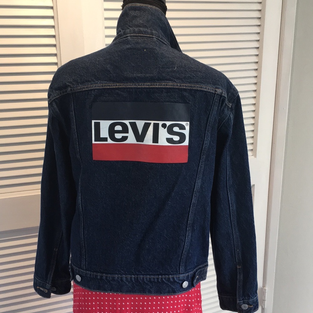Levi’s NWOT Ex Boyfriend trucker jacket